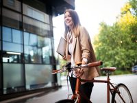Dojazd rowerem do pracy ma wiele zalet – oto one!